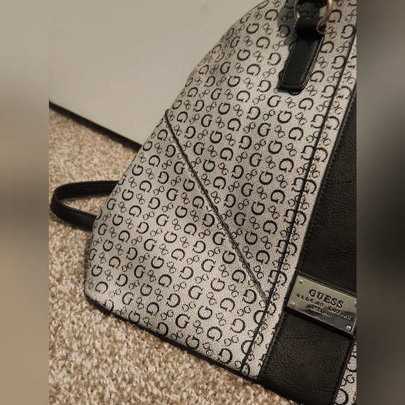 GUESS Handbag Large Dome Purse - Picture 2 of 8